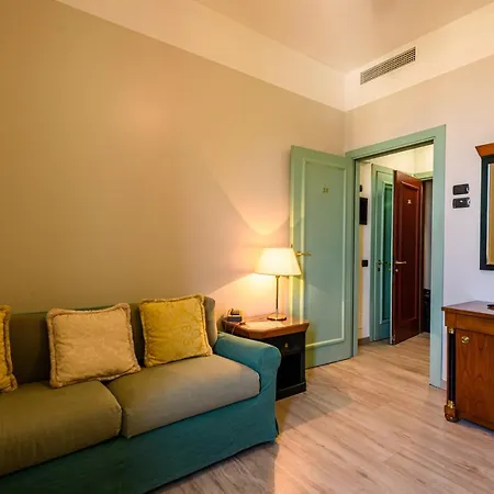 Kinzica Hotel 4*